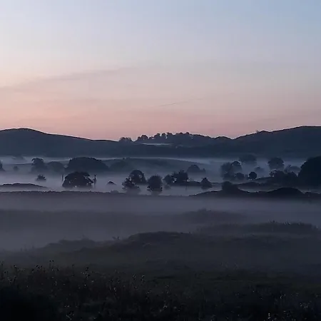 Lingmoor 招待所 3*